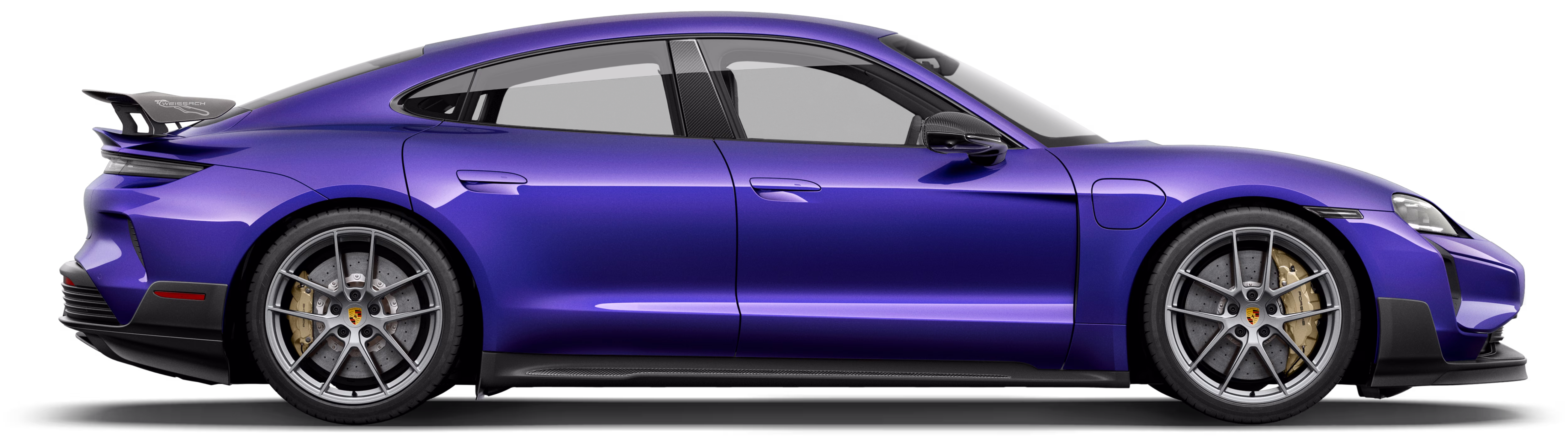 Πλάγια λήψη μιας Porsche Taycan Turbo GT with Weissach Package.