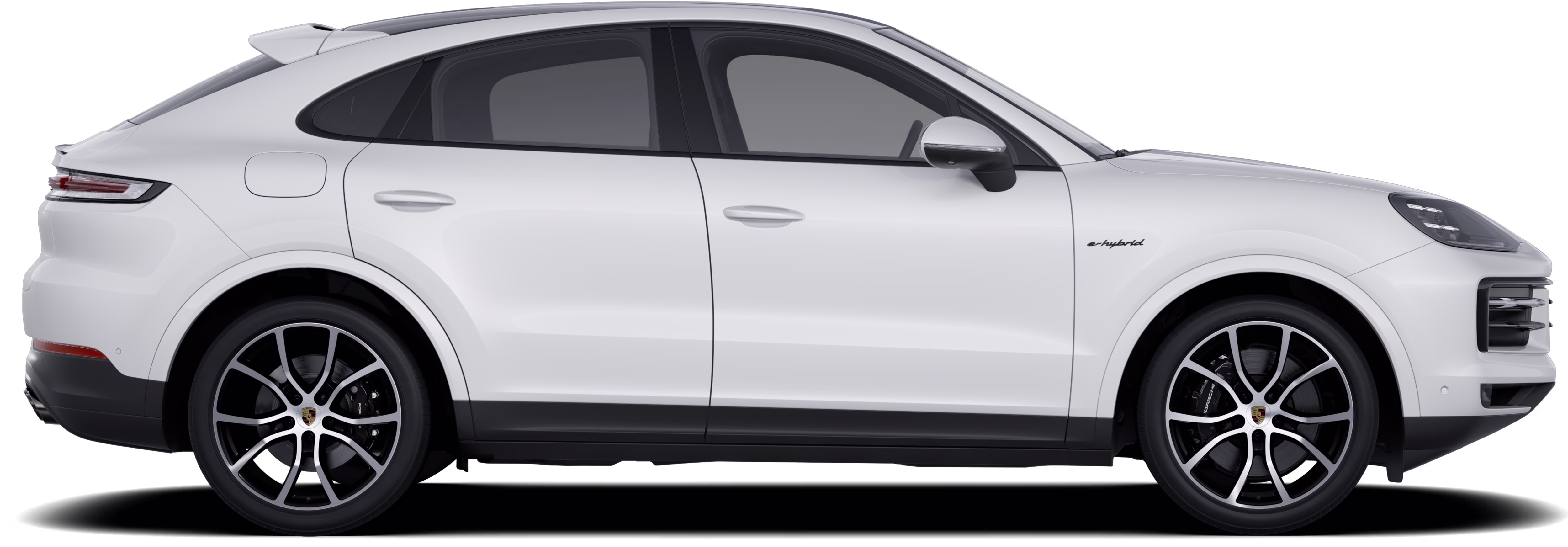 Vue latérale d’une Porsche Cayenne E-Hybrid Coupé.