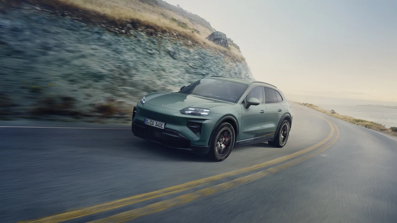 Dynamic Cayenne Turbo Electric in Mystic Green Metalic