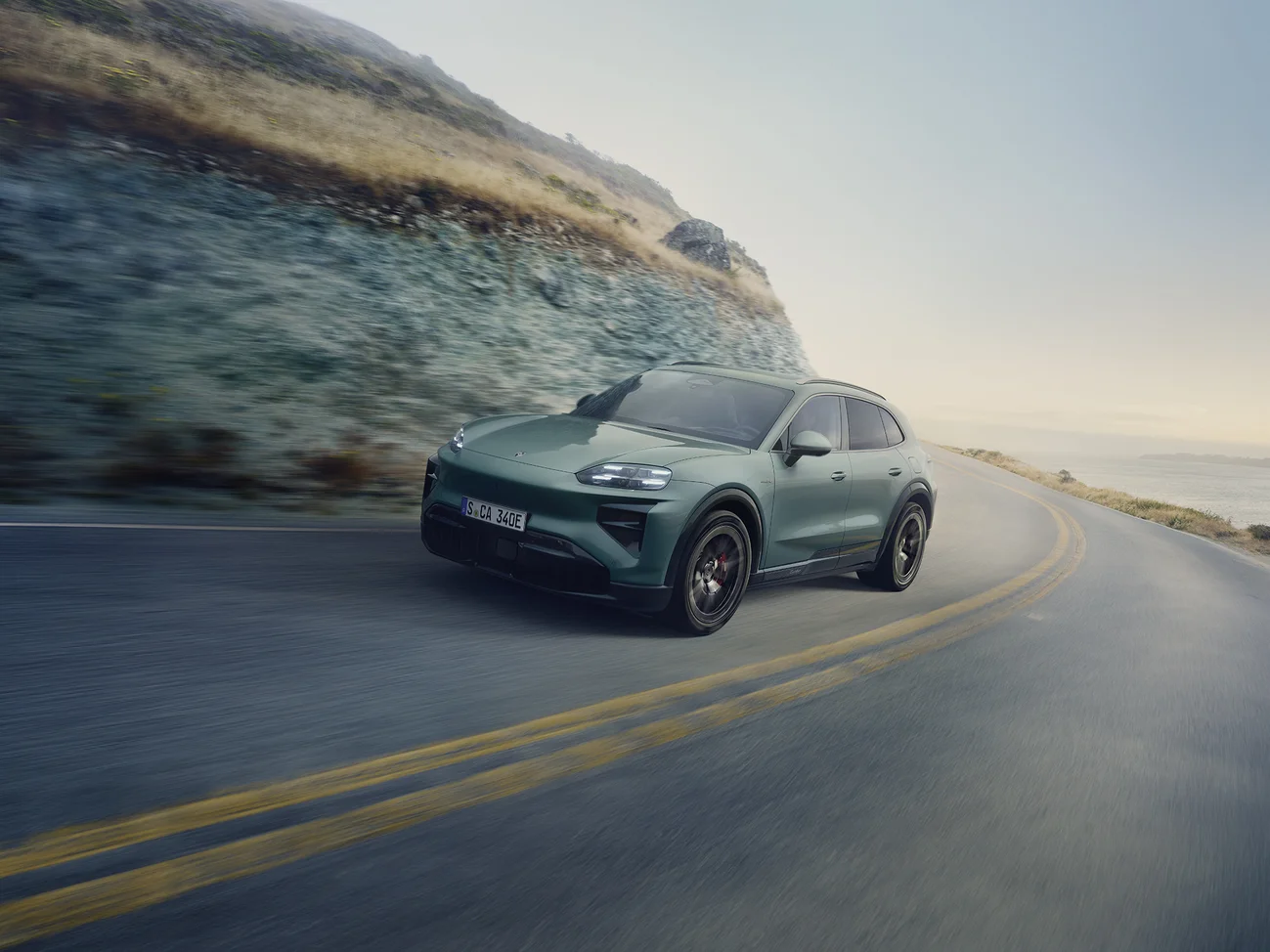 Dynamic Cayenne Turbo Electric in Mystic Green Metalic